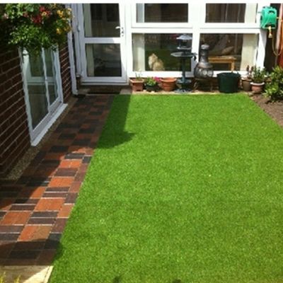 16800 steken/m2 Dichtheid Groen U-vorm Synthetisch gras met hoge Dtex en groene kleur