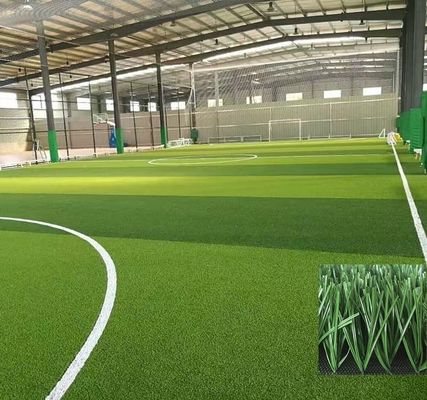 16.5 Steekpercentage Mini voetbalveld Kunstgras voor sportschool Buiten sportvloeren