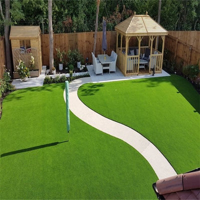 Groen, rood, zwart, blauw, wit, synthetisch gras van 40 mm, tapijtrol voor tuinversiering
