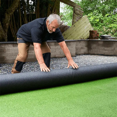 Groen, rood, zwart, blauw, wit, synthetisch gras van 40 mm, tapijtrol voor tuinversiering