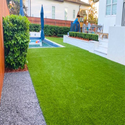Groen, rood, zwart, blauw, wit, synthetisch gras van 40 mm, tapijtrol voor tuinversiering