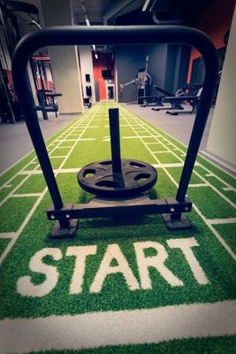 CE ISO9001 ISO14001 gecertificeerd Dorelom Training Athletic Turf Mat voor fitnessvloeren