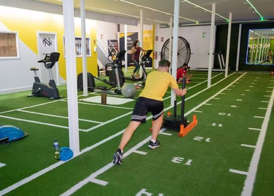 Duurzame SPU-coating Fitnesstraining Gym Artificiële grasmat voor gymvloeren Sled Track