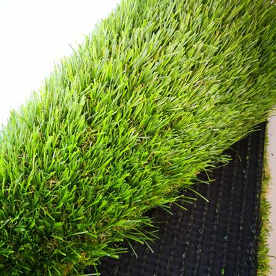 8204 Plastic gras tapijt De ultieme oplossing voor tuinlandschappen en -inrichting