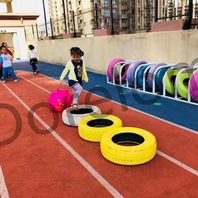 10mm-15mm Hoogte Rood Kunstgras voor Badminton Running Way en Track Sport Badminton