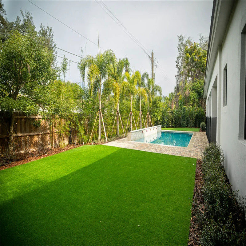 Custom 30-50mm Groen Rood Wit Zwart Roze Blauw Kleur Synthetisch Gras Tapijt Voor Tuin